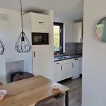 Vrijstaande Woning Met Grote Zonnige Tuin Met Jacuzzi * Ewijk
