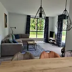 Vrijstaande Woning Met Grote Zonnige Tuin Met Jacuzzi Vakantiehuis Ewijk