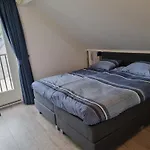Vrijstaande Woning Met Grote Zonnige Tuin Met Jacuzzi Ewijk
