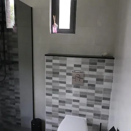Prázdninový dům Vakantiewoning Met Overdekte, Voorverwarmde Jacuzzi In Grote Tuin Ewijk