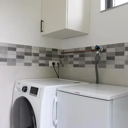 Prázdninový dům Vakantiewoning Met Overdekte, Voorverwarmde Jacuzzi In Grote Tuin *