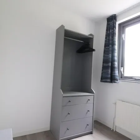 Vrijstaande Woning Met Grote Zonnige Tuin Met Jacuzzi