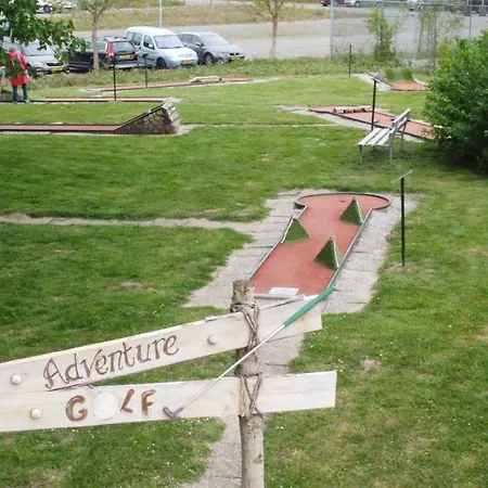 Vakantiewoning Met Overdekte, Voorverwarmde Jacuzzi In Grote Tuin Prázdninový dům *