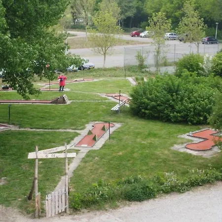 Vrijstaande Woning Met Grote Zonnige Tuin Met Jacuzzi Дом отдыха