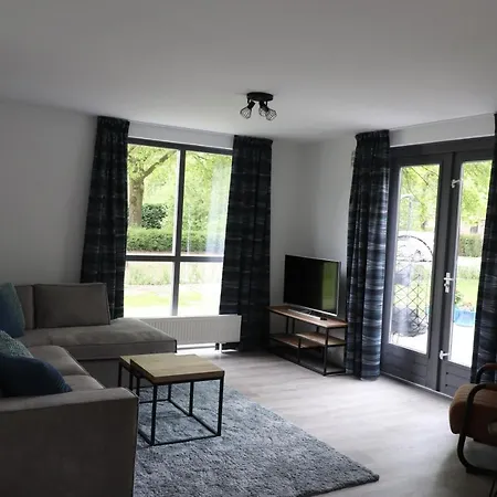 Vrijstaande Woning Met Grote Zonnige Tuin Va Augustus 2025 Met Jacuzzi Сasa de vacaciones Ewijk