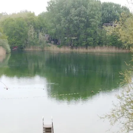 Дом отдыха Vrijstaande Woning Met Grote Zonnige Tuin Met Jacuzzi *