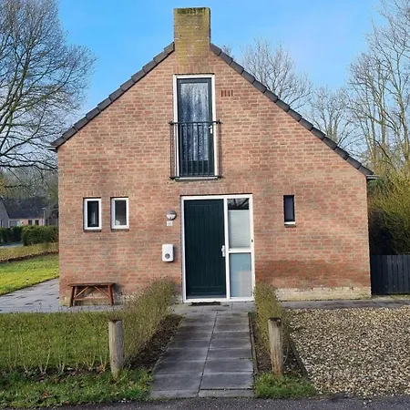 Vakantiewoning Met Overdekte, Voorverwarmde Jacuzzi In Grote Tuin Prázdninový dům *