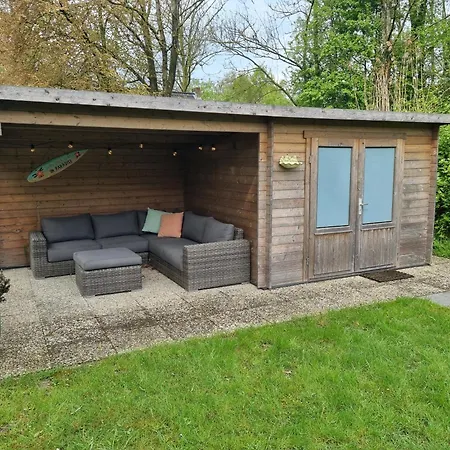 Vakantiewoning Met Overdekte, Voorverwarmde Jacuzzi In Grote Tuin * Ewijk