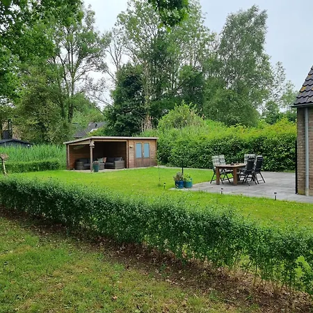 Vakantiewoning Met Overdekte, Voorverwarmde Jacuzzi In Grote Tuin Holiday home Ewijk