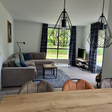 Vakantiewoning Met Overdekte, Voorverwarmde Jacuzzi In Grote Tuin Holiday home Ewijk