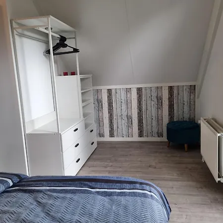 Vakantiewoning Met Overdekte, Voorverwarmde Jacuzzi In Grote Tuin Ewijk
