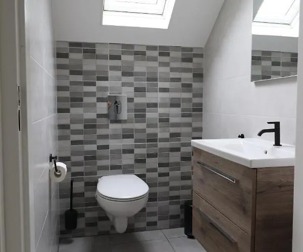 Vrijstaande Woning Met Jacuzzi In Grote Tuin * Ewijk