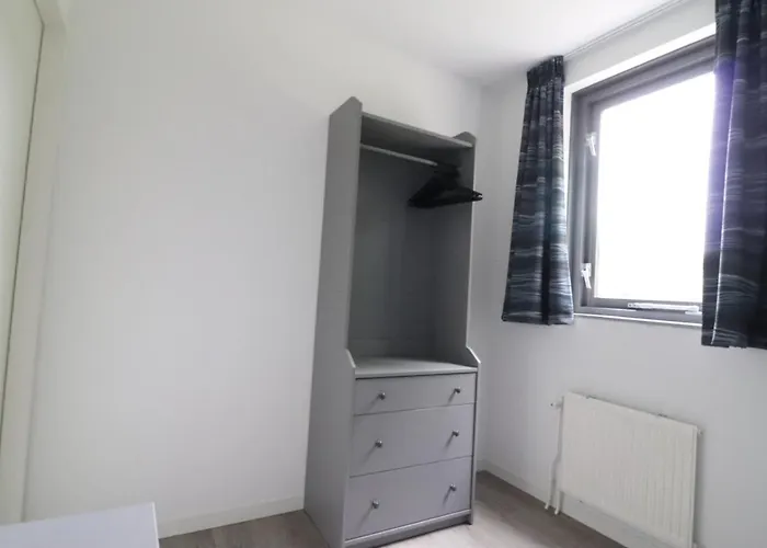 Vrijstaande Woning Met Jacuzzi In Grote Tuin