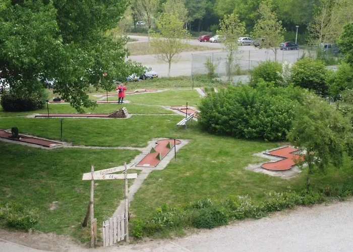 Vrijstaande Woning Met Jacuzzi In Grote Tuin Feriehus