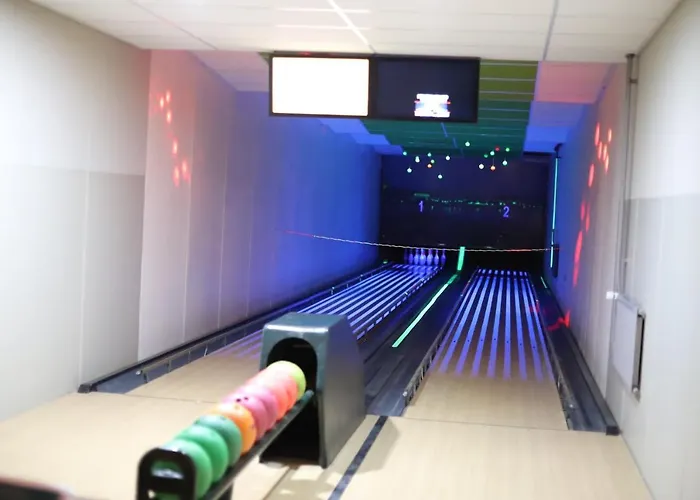 Feriehus Vrijstaande Woning Met Jacuzzi In Grote Tuin Ewijk