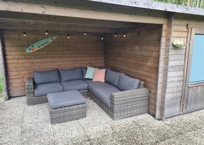 Vrijstaande Woning Met Jacuzzi In Grote Tuin Feriehus