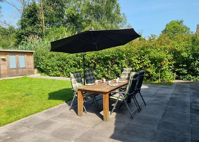 Vrijstaande Woning Met Jacuzzi In Grote Tuin *