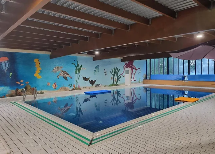 Vrijstaande Woning Met Grote Zonnige Tuin Met Jacuzzi Dom wakacyjny