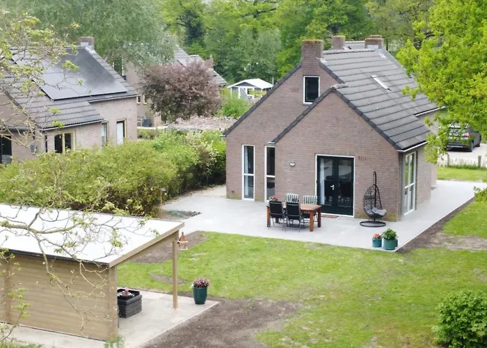 Vrijstaande Woning Met Grote Zonnige Tuin Met Jacuzzi Semesterbostad