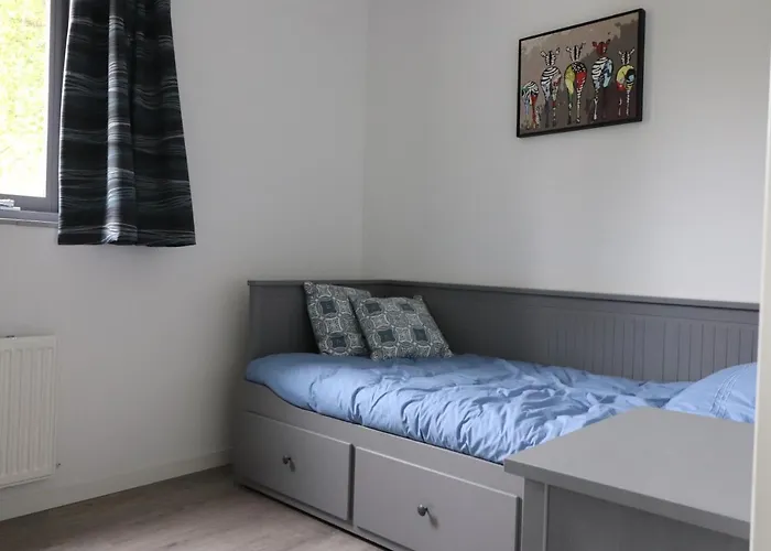 Vrijstaande Woning Met Grote Zonnige Tuin Met Jacuzzi Semesterbostad