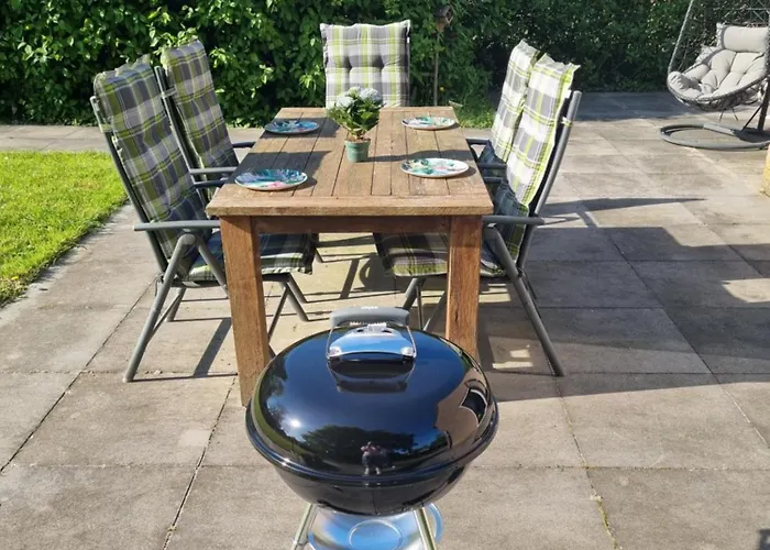 Vrijstaande Woning Met Grote Zonnige Tuin Met Jacuzzi Semesterbostad