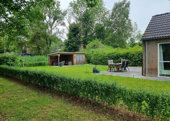 Vrijstaande Woning Met Grote Zonnige Tuin Met Jacuzzi Semesterbostad Ewijk