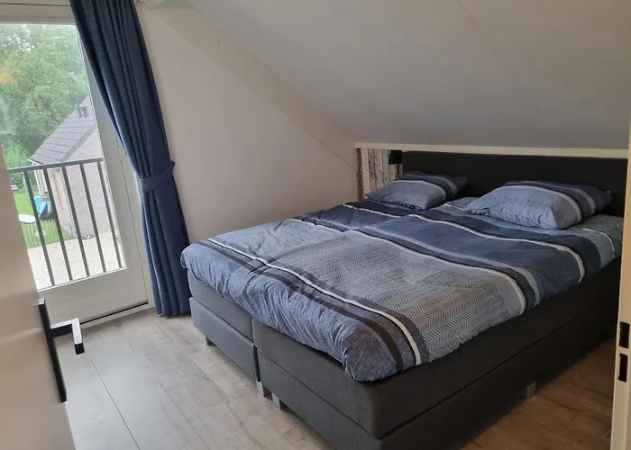 Vrijstaande Woning Met Grote Zonnige Tuin Met Jacuzzi Ewijk